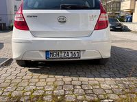 Gebraucht Hyundai i30 Edition 109 PS (80 kW) 2012 Weiß Limousine