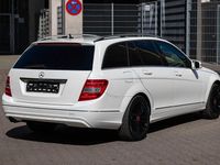 Gebraucht Mercedes C180 156 PS (114 kW) 2013 Weiß Limousine