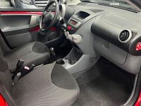 Gebraucht Toyota Aygo 68 PS (50 kW) 2009 Rot Kleinwagen