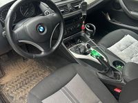 Gebraucht BMW X1 109 PS (80 kW) 2011 Rot SUV