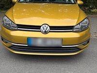 Gebraucht VW Golf VII 116 PS (85 kW) 2018 Gelb Limousine
