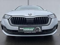 Gebraucht Skoda Octavia Clever 116 PS (85 kW) 2023 Brilliantsilber Kombi