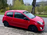 Gebraucht Renault Twingo 75 PS (55 kW) 2011 Rot Kleinwagen