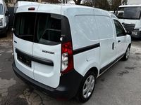 Gebraucht Dacia Dokker 102 PS (75 kW) 2016 Weiß Van / Kleinbus