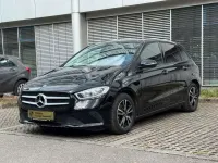 Gebraucht Mercedes B180 116 PS (85 kW) 2020 Schwarz Kleinwagen