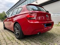 Gebraucht BMW 114 102 PS (75 kW) 2013 Rot Kleinwagen