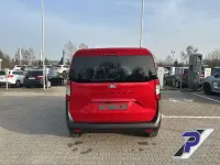 Neu Ford Tourneo Courier Titanium 125 PS (91 kW) 2026 Rot Van / Kleinbus