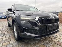 Neu Skoda Karoq Selection 150 PS (110 kW) 2025 Schwarz metallic schwarz metallic SUV