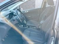 Gebraucht Ford Fiesta Titanium 95 PS (69 kW) 2016 Grau Limousine