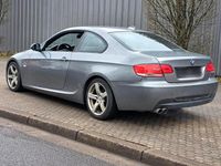 Gebraucht BMW 325 197 PS (144 kW) 2009 Grau Coupé