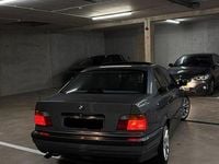 Gebraucht BMW 323 170 PS (125 kW) 1995 Grau Limousine