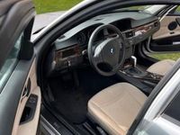 Second-hand BMW 318 143 CP (105 kW) 2009 Argintiu Berlinǎ