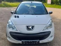 Gebraucht Peugeot 206 Basis 75 PS (55 kW) 2009 Weiss banquise/flach standard Kleinwagen