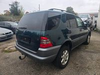 Gebraucht Mercedes ML320 218 PS (160 kW) 1998 Schwarz SUV