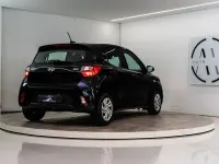 Gebraucht Hyundai i10 Comfort 67 PS (49 kW) 2021 Schwarz Kleinwagen