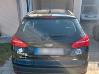 Gebraucht Ford Focus 101 PS (74 kW) 2017 Blau Kombi