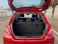 Gebraucht Toyota Yaris 69 PS (50 kW) 2013 Rot Limousine