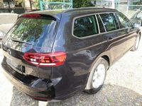 Gebraucht VW Passat Basis 150 PS (110 kW) 2021 Deep black perleffekt Kombi