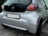 Gebraucht Toyota Aygo 69 PS (50 kW) 2009 Silber Kleinwagen
