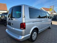 Gebraucht VW Caravelle 150 PS (110 kW) 2024 Silber Van / Kleinbus