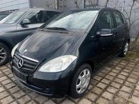 Gebraucht Mercedes A160 82 PS (60 kW) 2010 Kosmosschwarz  metalliclack Kleinwagen