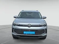Gebraucht VW Tiguan Elegance 193 PS (141 kW) 2025 Oyster silver metallic SUV