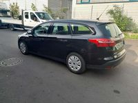 Gebraucht Ford Focus Trend 101 PS (74 kW) 2015 Schwarz Kombi