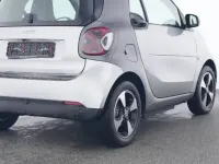 Gebraucht Smart ForTwo Electric Drive 60 kW (82 PS) 2024 Silber Coupé