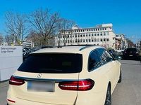 Gebraucht Mercedes E220 200 PS (147 kW) 2023 Beige Kombi