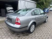 Gebraucht VW Passat Comfortline 116 PS (85 kW) 2002 Grau Limousine