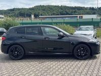 Gebraucht BMW 118 M Sport 150 PS (110 kW) 2024 Black saphire metallic Kleinwagen