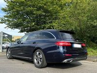 Gebraucht Mercedes E220 194 PS (142 kW) 2019 Blau Kombi