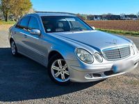 Second-hand Mercedes E220 150 CP (110 kW) 2002 Argintiu Berlinǎ
