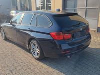 Gebraucht BMW 320 Comfort Edition 184 PS (135 kW) 2015 Blau Kombi
