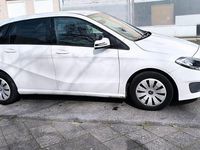 Gebraucht Mercedes B220 170 PS (125 kW) 2018 Weiß Van / Kleinbus