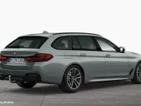 Gebraucht BMW 520 M Sport 190 PS (139 kW) 2023 Skyscraper grau Kombi