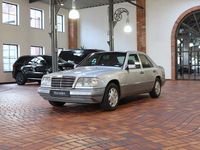 Gebraucht Mercedes E280 193 PS (141 kW) 1995 Silber Limousine