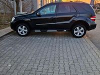 Gebraucht Mercedes ML320 224 PS (164 kW) 2008 Schwarz SUV