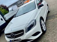 Gebraucht Mercedes A180 Style 122 PS (89 kW) 2013 Weiß Limousine