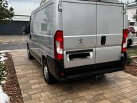 Gebraucht Peugeot Boxer 120 PS (88 kW) 2022 Silber Van