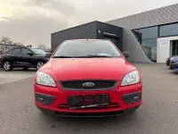 Gebraucht Ford Focus Trend 116 PS (85 kW) 2005 Rot Limousine