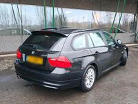 Gebraucht BMW 320 Luxury Line 170 PS (125 kW) 2011 Schwarz Kombi