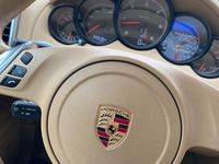 Usado Porsche Cayenne 245 HP (180 kW) 2012 Vermelho SUV