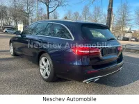 Gebraucht Mercedes E400 Avantgarde 330 PS (242 kW) 2020 Blau Limousine