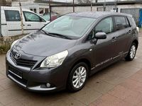 Gebraucht Toyota Verso Travel 147 PS (108 kW) 2012 Silber Van / Kleinbus