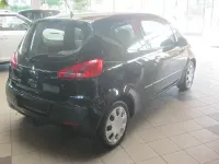 Gebraucht Mitsubishi Colt Inform 95 PS (69 kW) 2006 Cosmos schwarz Limousine
