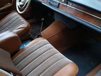 Gebraucht Mercedes 250 140 PS (102 kW) 1967 Gold Limousine