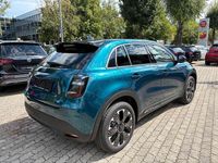 Neu Fiat 600E La Prima 114 kW (156 PS) 2025 Grün Limousine