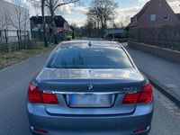Gebraucht BMW 740 306 PS (225 kW) 2012 Silber Limousine