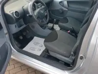 Gebraucht Toyota Aygo 68 PS (50 kW) 2006 Silber Kleinwagen